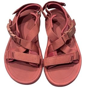 Teva Hurricane Verge sandals size 8